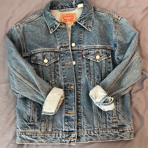 Levi's Jackets & Blazers - New Levi’s jean jacket